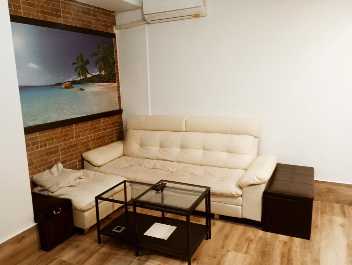 Precioso apartamento 3 habitaciones. Con patio. Camas Exterior foto
